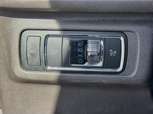 Used 2020 Lincoln Corsair FWD w/ Premium Package image 35
