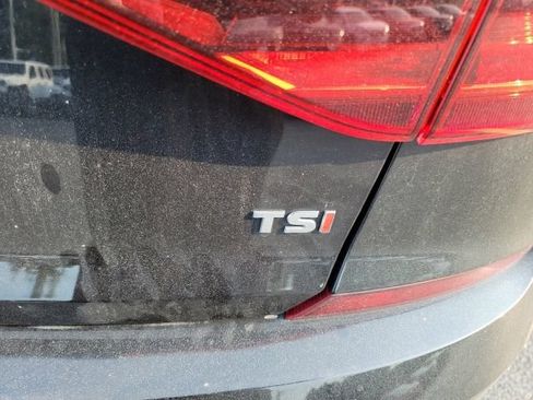 Used 2018 Volkswagen Passat 2.0T SE FWD image 5