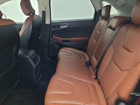 Used 2018 Ford Edge Titanium w/ Equipment Group 301A FWD image 18