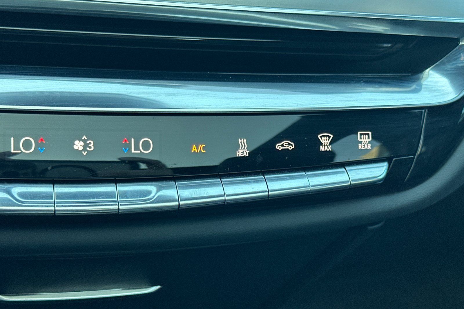 Used 2025 Cadillac Lyriq Luxury AWD/4WD image 29