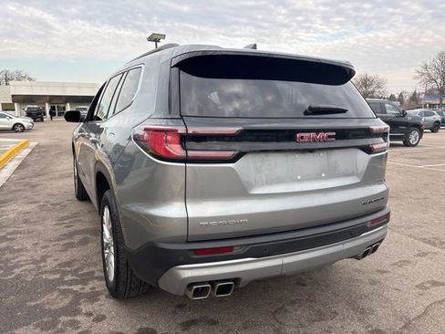 Used 2024 GMC Acadia Elevation w/ Luxury Package image 9