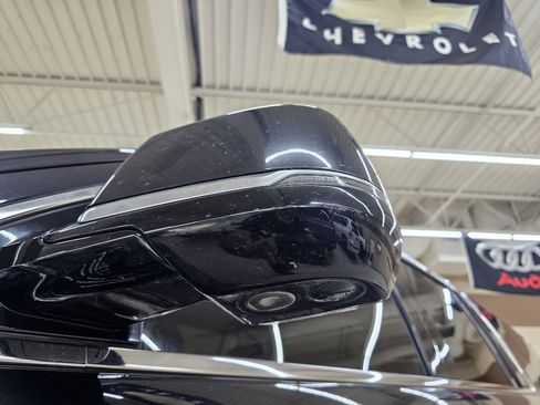 Used 2019 Cadillac Escalade ESV Premium Luxury w/ LPO, Radiant Package image 11