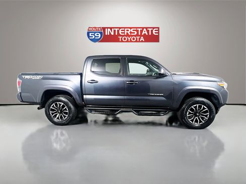 Used 2020 Toyota Tacoma TRD Sport w/ TRD Premium Sport Package image 8
