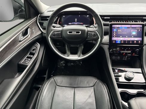 Used 2022 Jeep Grand Cherokee L Limited w/ Luxury Tech Group II AWD/4WD image 14