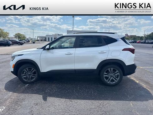 Used 2023 Kia Seltos S w/ Navigation Package AWD/4WD image 12