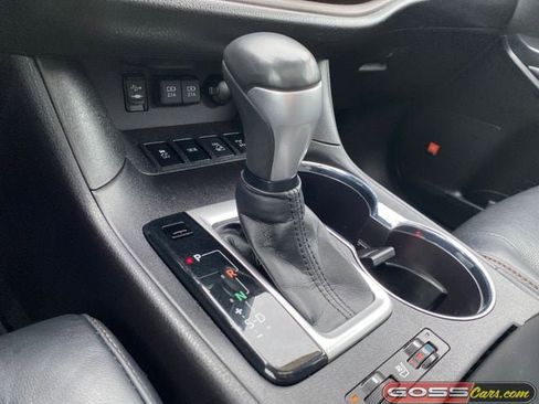 Used 2019 Toyota Highlander Limited image 14