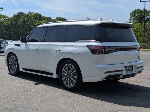 Used 2025 INFINITI QX80 Sensory image 7