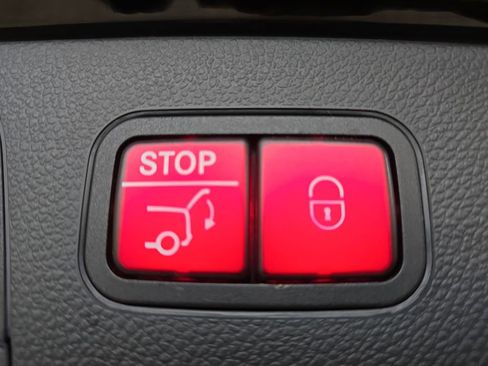 Certified 2022 Mercedes-Benz GLC 43 AMG 4MATIC image 15