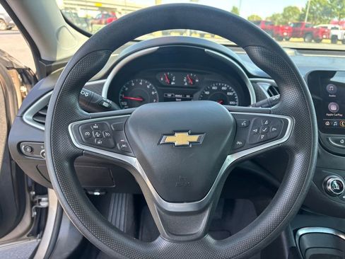 Used 2023 Chevrolet Malibu LT FWD image 15