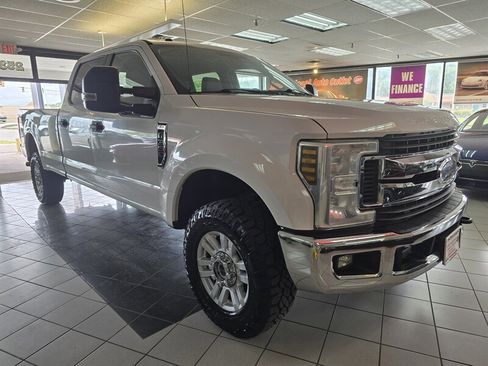 Used 2019 Ford F350 XLT w/ XLT Value Package image 3