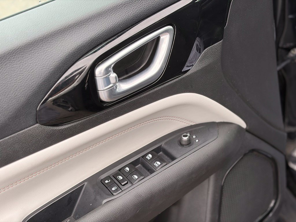 Certified 2025 Jeep Compass Limited AWD/4WD image 18