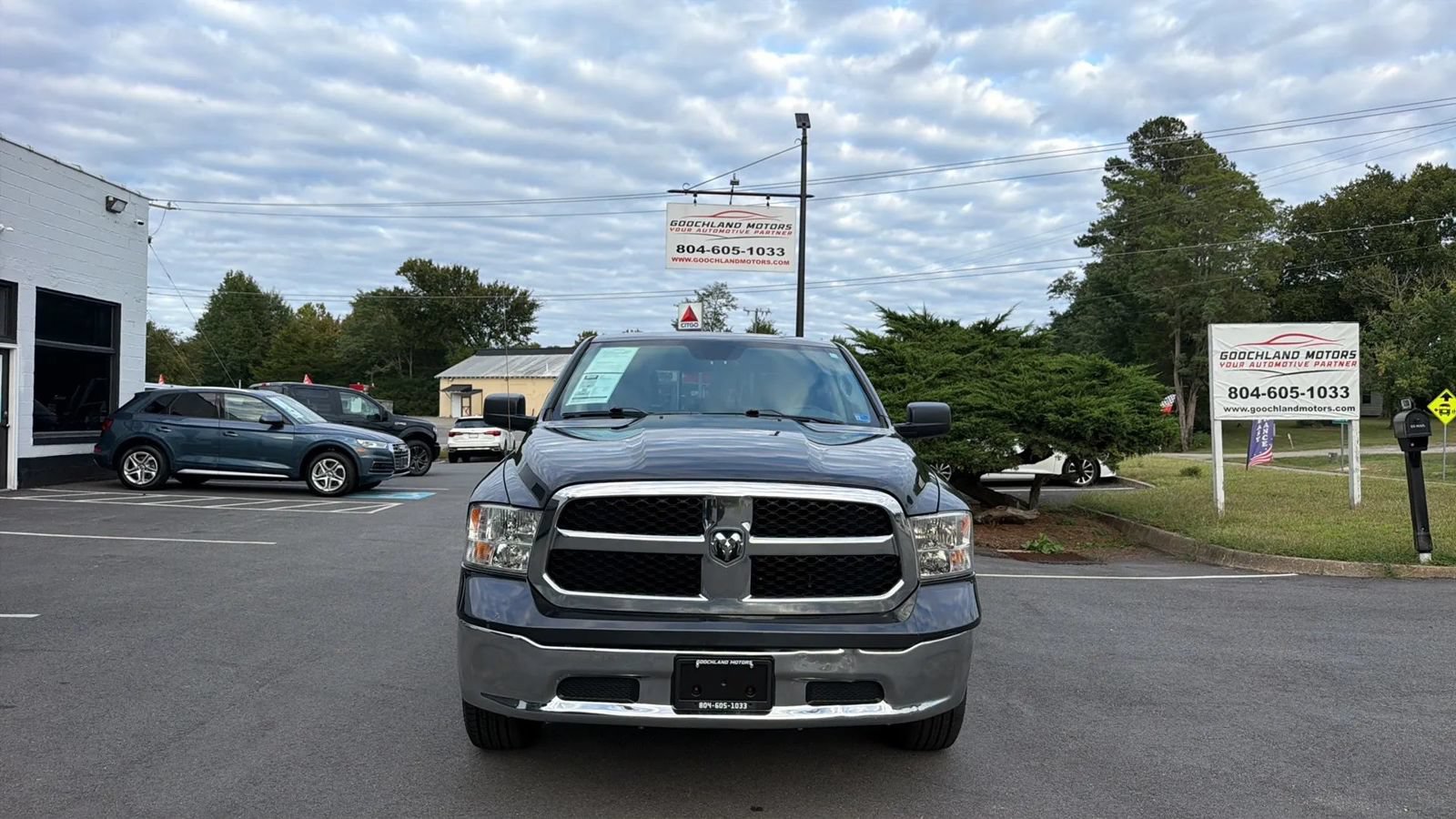 Used 2018 RAM 1500 Classic SLT AWD/4WD image 2