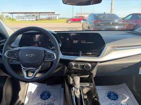 New 2026 Chevrolet Trax LT w/ Sunroof Package FWD image 14