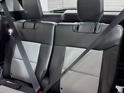 Used 2022 Ford Explorer XLT w/ Equipment Group 202A image 13