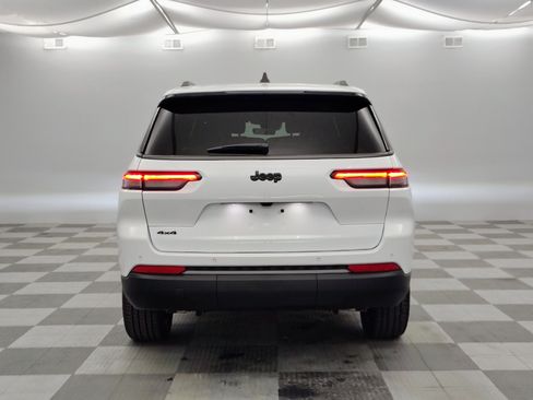 New 2026 Jeep Grand Cherokee L Limited w/ Limited Altitude Package AWD/4WD image 10