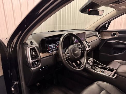 Used 2023 Kia Sorento S w/ Panoramic Sunroof Package AWD/4WD image 35