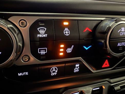 Used 2021 Jeep Wrangler Sport image 25