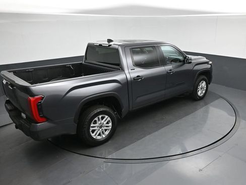 Used 2022 Toyota Tundra SR5 w/ SR5 Convenience Package image 69