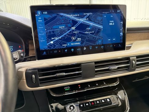 Used 2025 Lincoln Corsair Reserve w/ Equipment Group 202A image 19