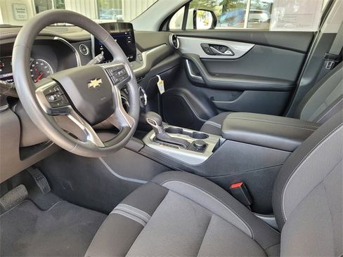 Used 2025 Chevrolet Blazer LT image 11