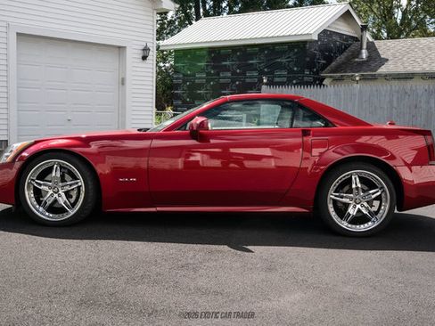 Used 2005 Cadillac XLR RWD image 15