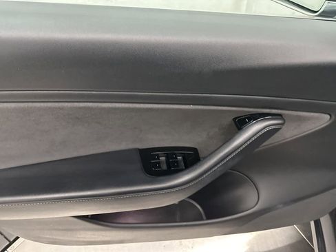 Used 2018 Tesla Model 3 Mid Range image 11