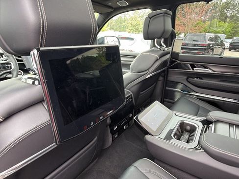 Certified 2025 Jeep Grand Wagoneer Series II Obsidian w/ Quick Order Packagew 28T AWD/4WD image 27