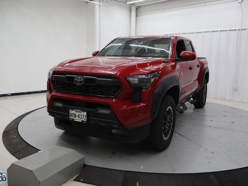 Used 2025 Toyota Tacoma TRD Off-Road AWD/4WD image 10