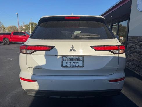 Used 2022 Mitsubishi Outlander ES image 4