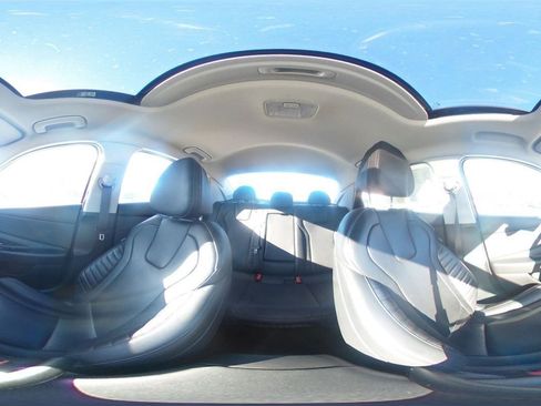 Used 2025 Hyundai Elantra Limited image 43