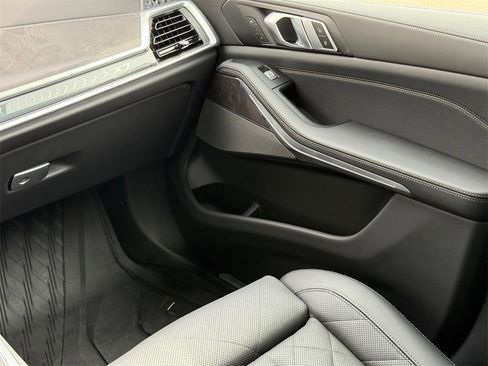 New 2025 BMW X7 xDrive40i w/ Premium Package image 11