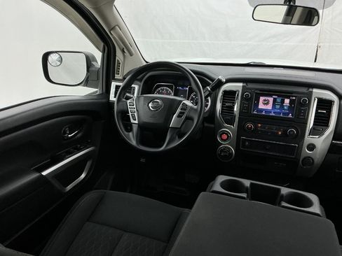 Used 2019 Nissan Titan SV AWD/4WD image 29