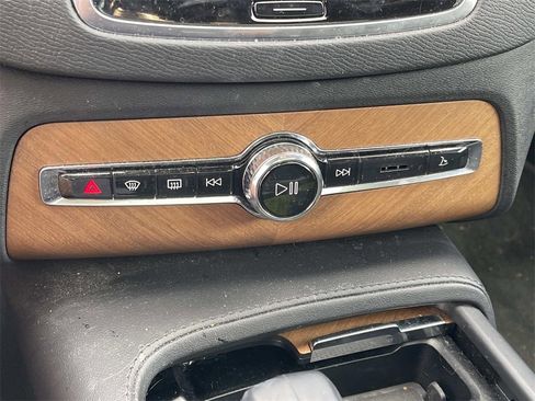 Used 2023 Volvo XC90 T8 Plus image 27