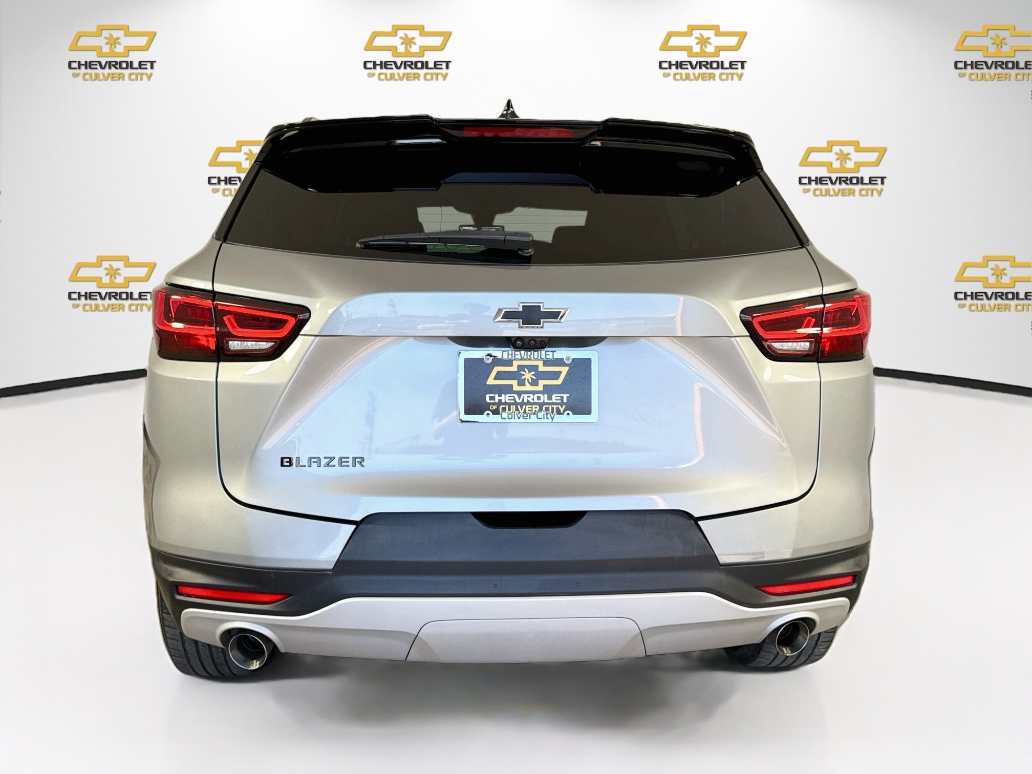 Used 2024 Chevrolet Blazer LT w/ Sound & Technology Package FWD image 7