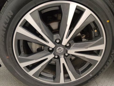 Used 2020 Nissan Pathfinder Platinum w/ Cargo Package image 31