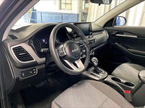 Used 2023 Kia Seltos LX AWD/4WD image 8