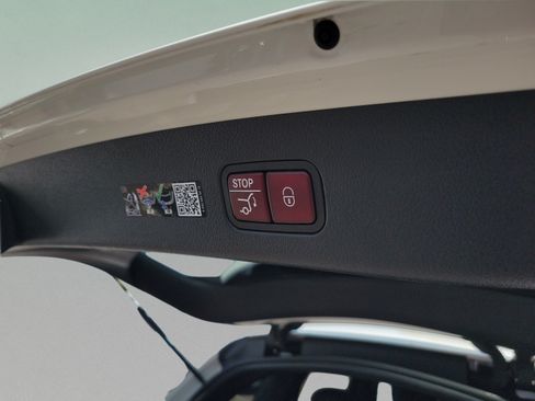 Certified 2026 Mercedes-Benz GLC 300 image 6