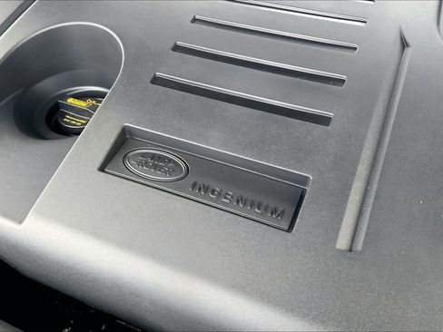 New 2026 Land Rover Range Rover Long Wheelbase SE image 17