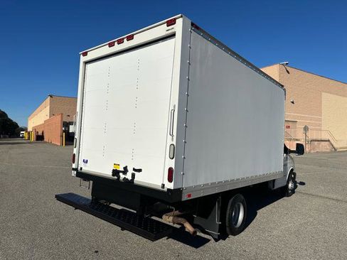 Used 2014 Chevrolet Express 4500 G4500 image 33