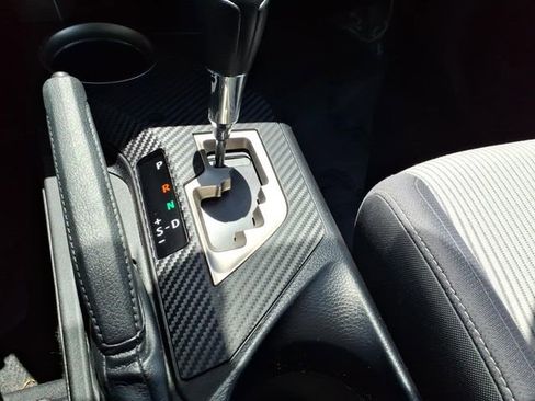 Used 2015 Toyota RAV4 XLE FWD image 23