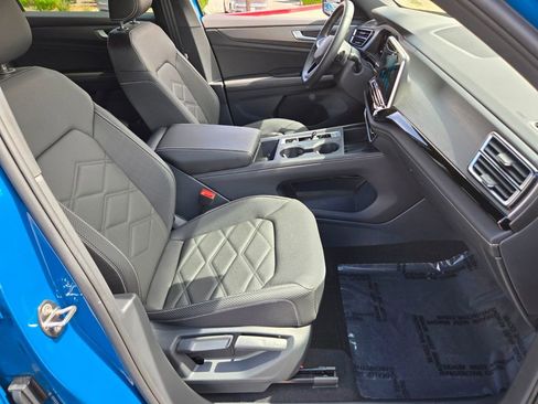 Certified 2025 Volkswagen Atlas Cross Sport SE FWD image 13
