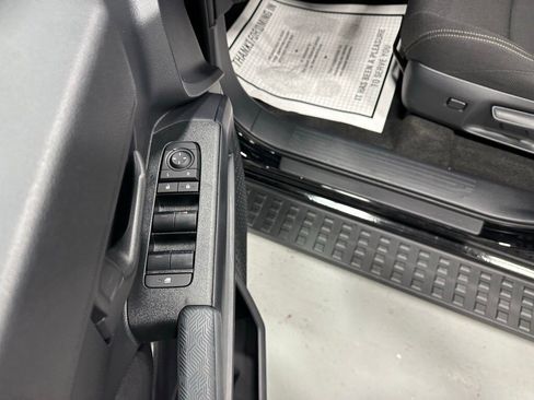 Used 2025 Toyota 4Runner SR5 image 9