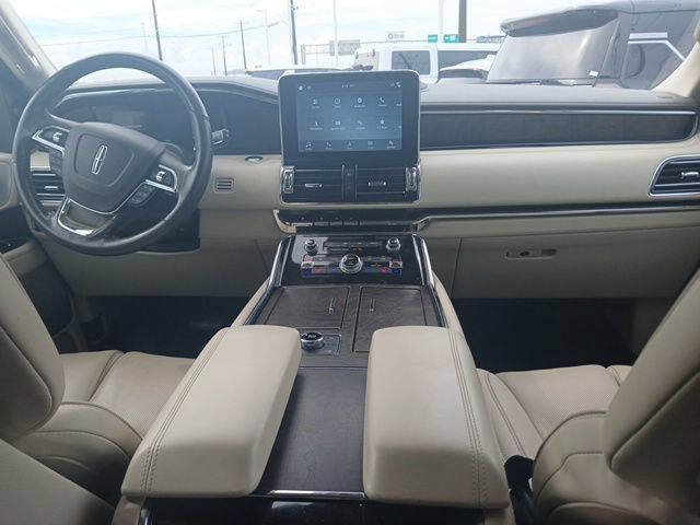 Used 2019 Lincoln Navigator L Reserve w/ Cargo Package AWD/4WD image 15