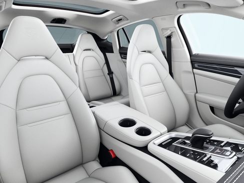 Certified 2023 Porsche Panamera 4 Platinum Edition AWD/4WD image 6
