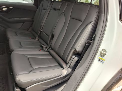 Used 2025 Audi Q7 2.0T Premium w/ Convenience Package AWD/4WD image 39