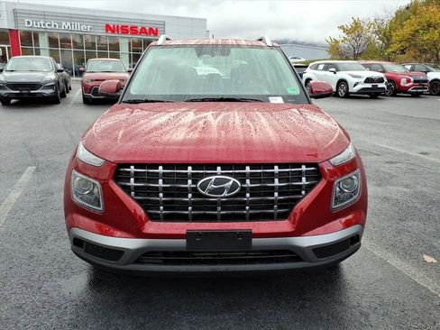 Used 2024 Hyundai Venue SEL image 11