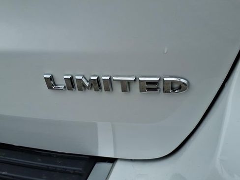 Used 2019 Jeep Grand Cherokee Limited AWD/4WD image 24