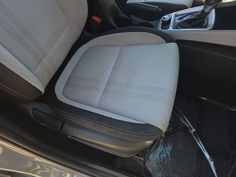 Used 2022 Hyundai Venue SEL image 28