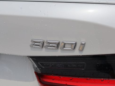 Used 2026 BMW 330i xDrive Sedan AWD/4WD image 8