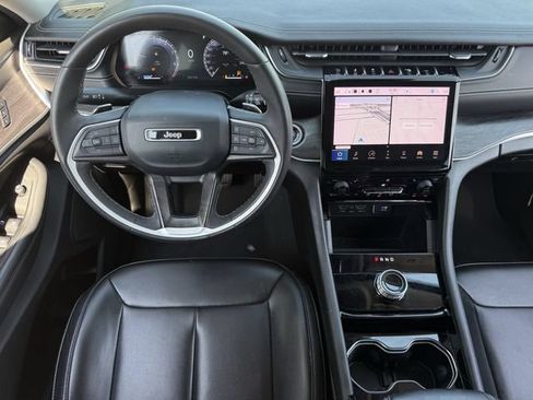 Used 2023 Jeep Grand Cherokee L Limited RWD image 11